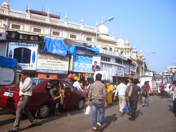 Sheikh Memon Street Zavari Bazaar | India | Stylefeelfree