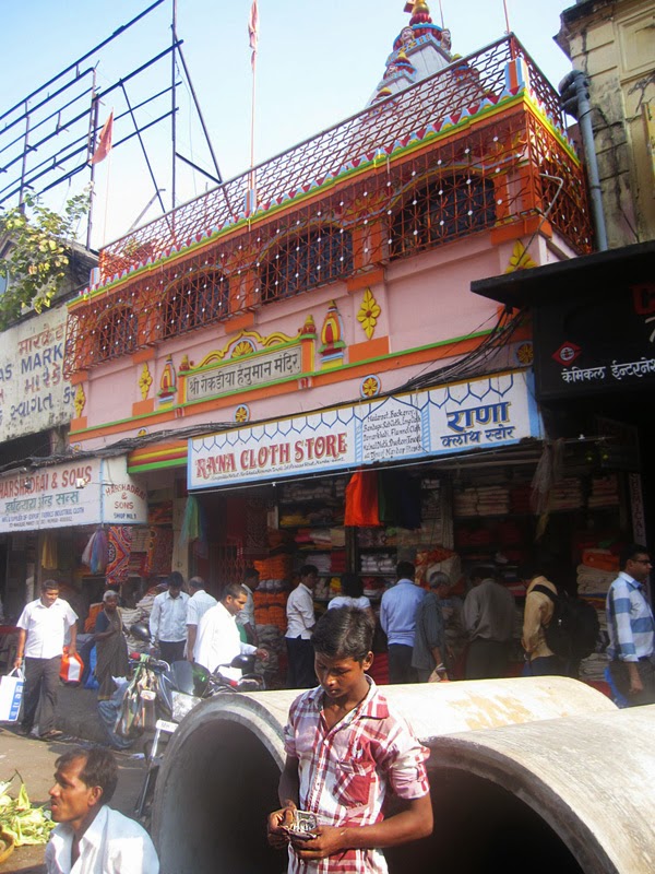 Sheikh Memon Street Zavari Bazaar | India | Stylefeelfree