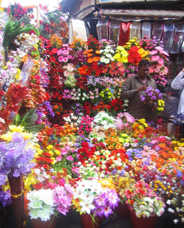 Sheikh Memon Street Zavari Bazaar | India  | Stylefeelfree