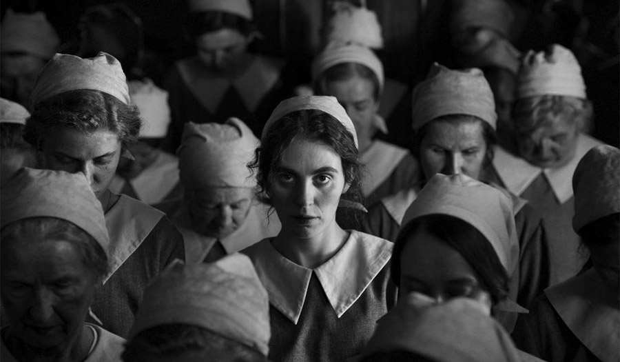 Imagen de The Girl with the Needle | StyleFeelFree The Girl with the Needle (2024) | 77 Cannes | StyleFeelFree. SFF magazine